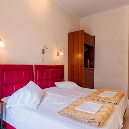 Christina Hotel Olympiakí Aktí エクステリア 写真