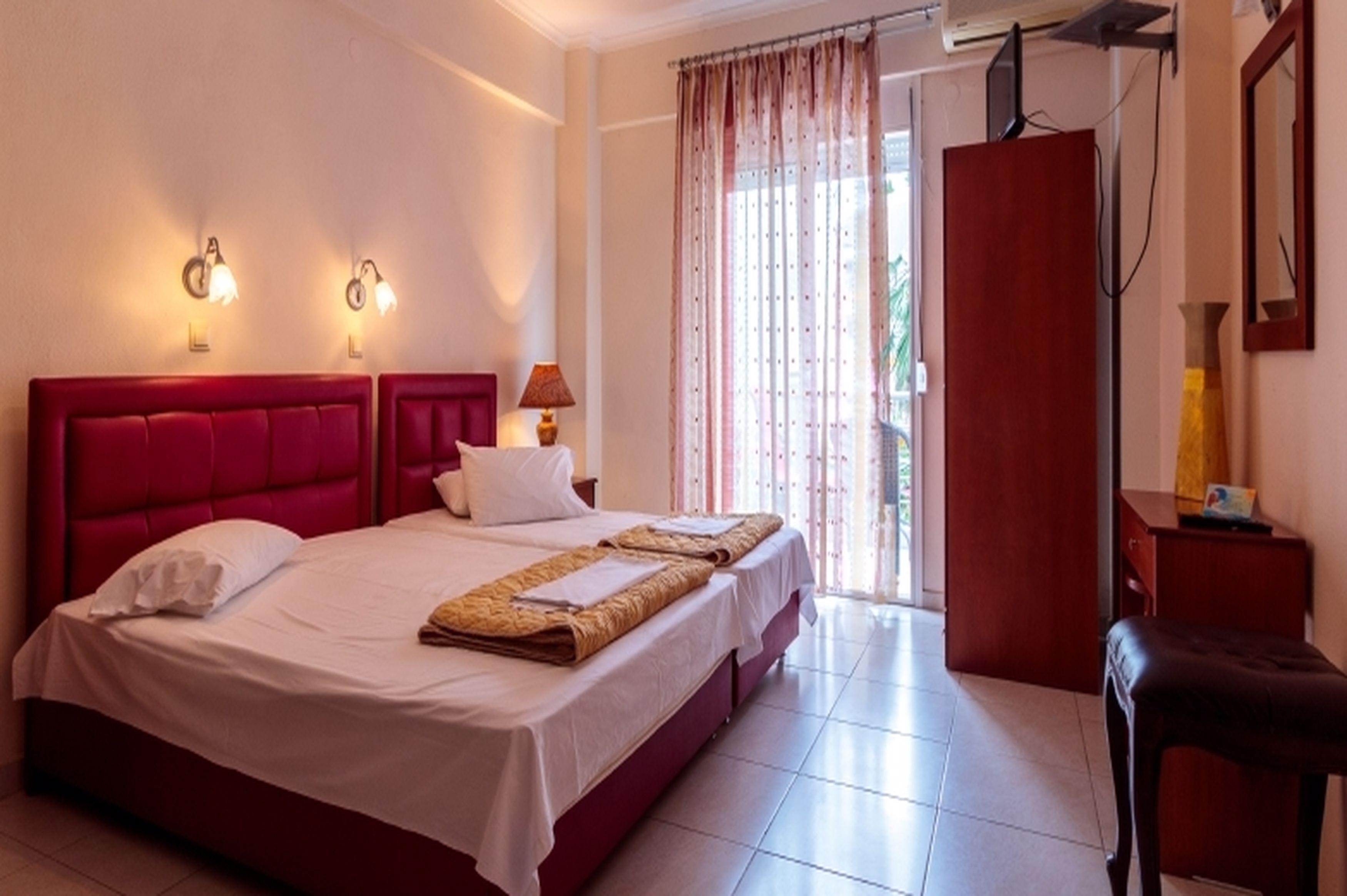Christina Hotel Olympiakí Aktí エクステリア 写真