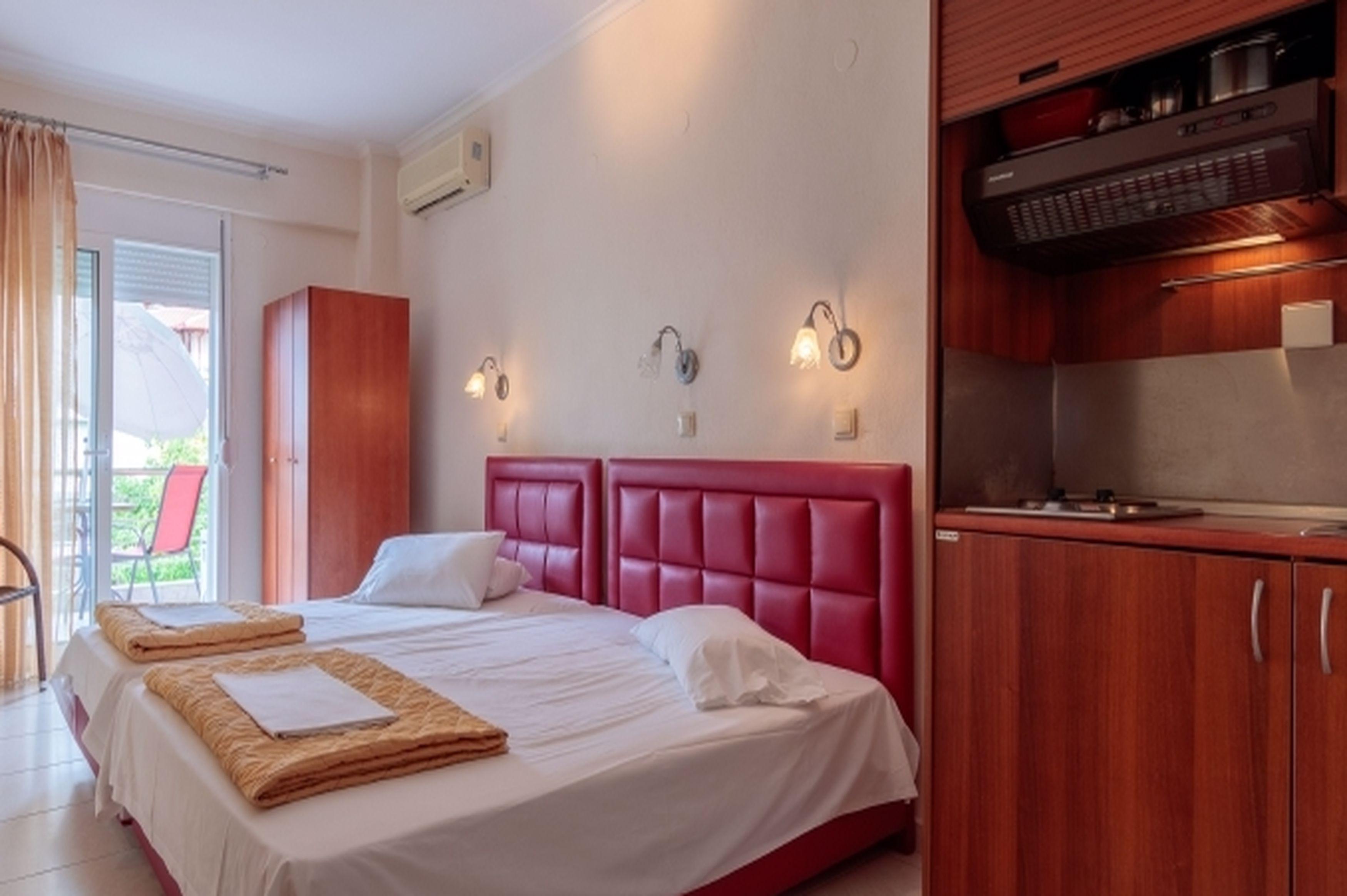 Christina Hotel Olympiakí Aktí エクステリア 写真